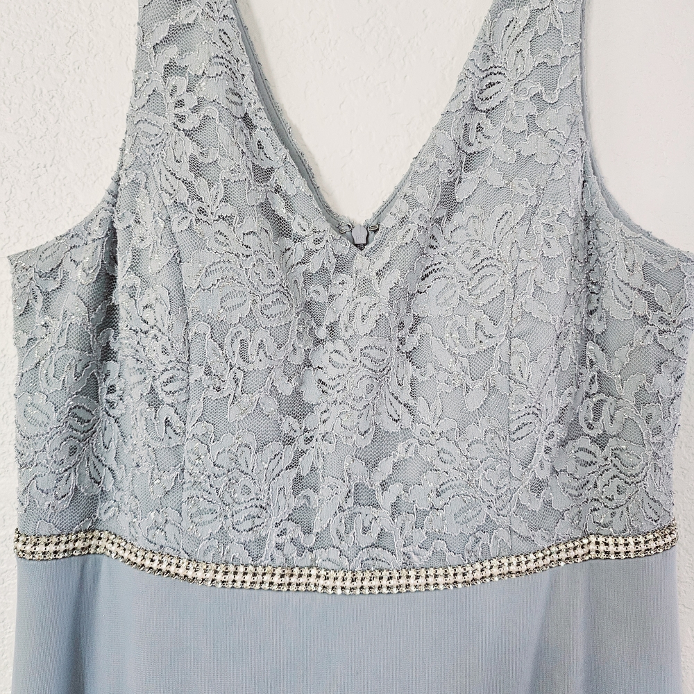 Elegant Lace Dress with Beaded Waist